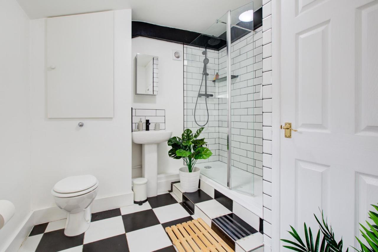 Statera Apartments - 2-Bed House In Stratford London Bagian luar foto