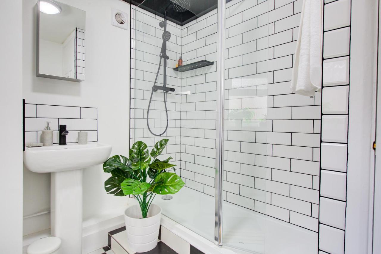 Statera Apartments - 2-Bed House In Stratford London Bagian luar foto